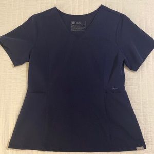 Figs Technical Collection Navy Scrub Top in Size Medium